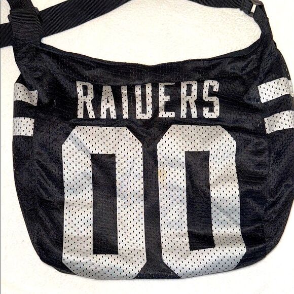 NFL PRO.FAN.ITY Raiders Football Fan Crossbody Mesh Jersey Bag - Picture 2 of 6